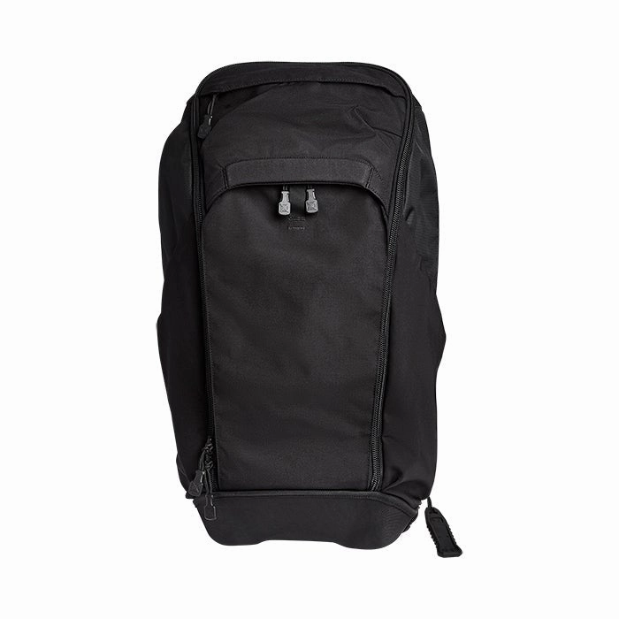 Basecamp zipper closure Modern Travel