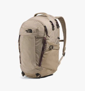 Simple Form Leisure Movement The North Face Women's Recon Backpack