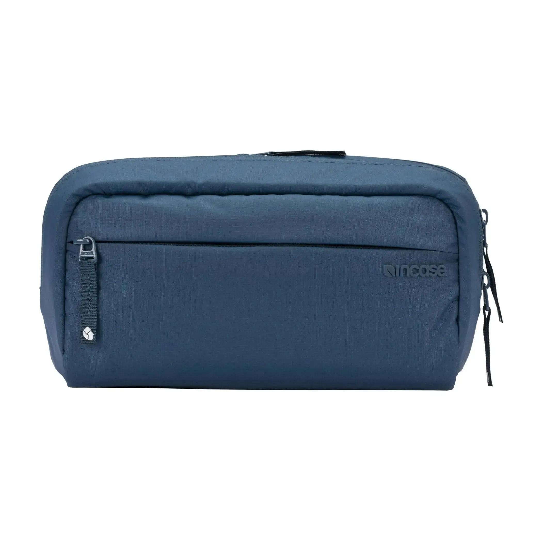 Hipsack with BIONIC? Easy-to-maintain fabric that stays looking good over time Urban Simplicity