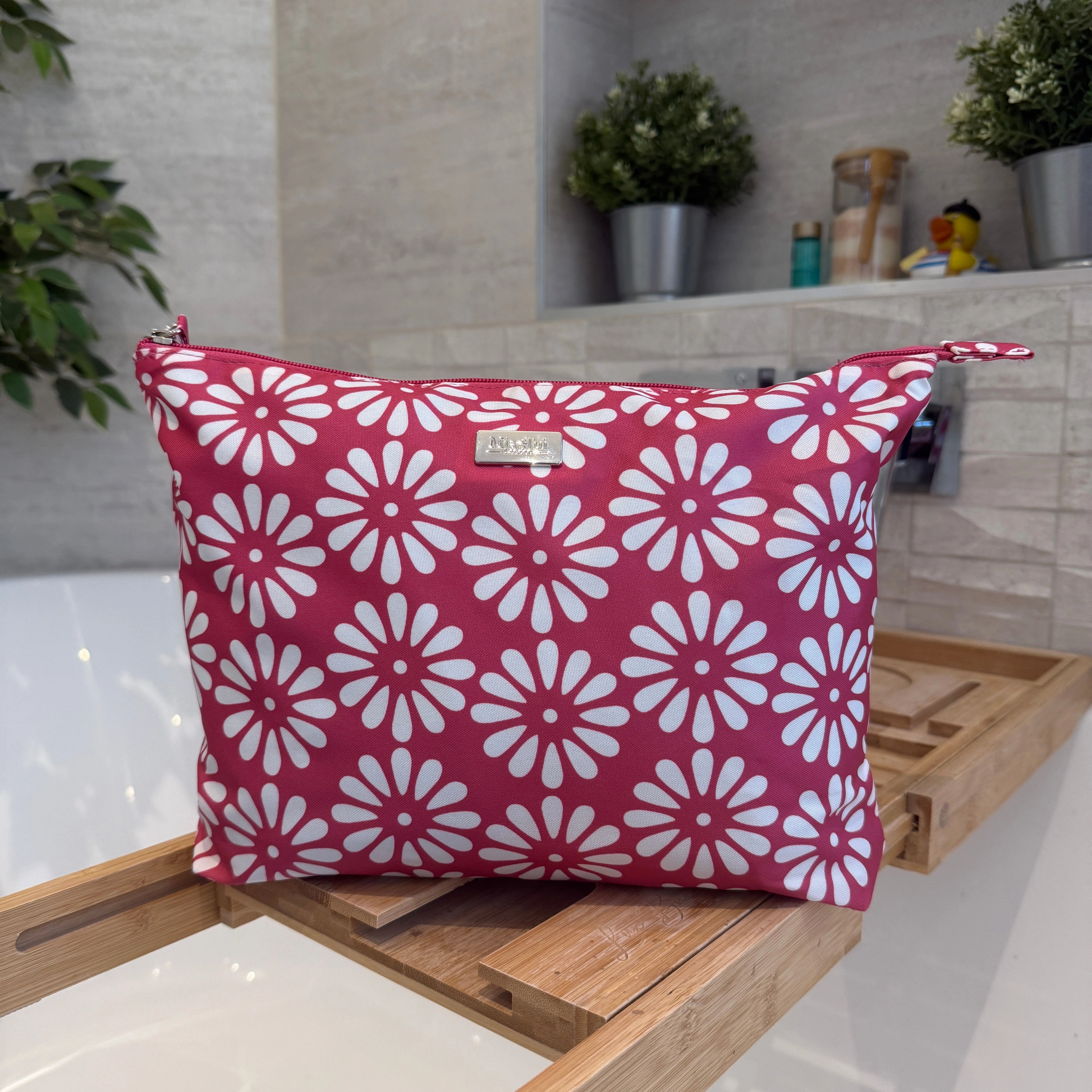 Gem Simple Functionality Trendy Design