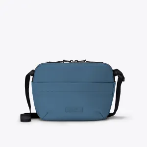 Melvin Medium Bag Functional Travel Classic style that complements a variety of outfits