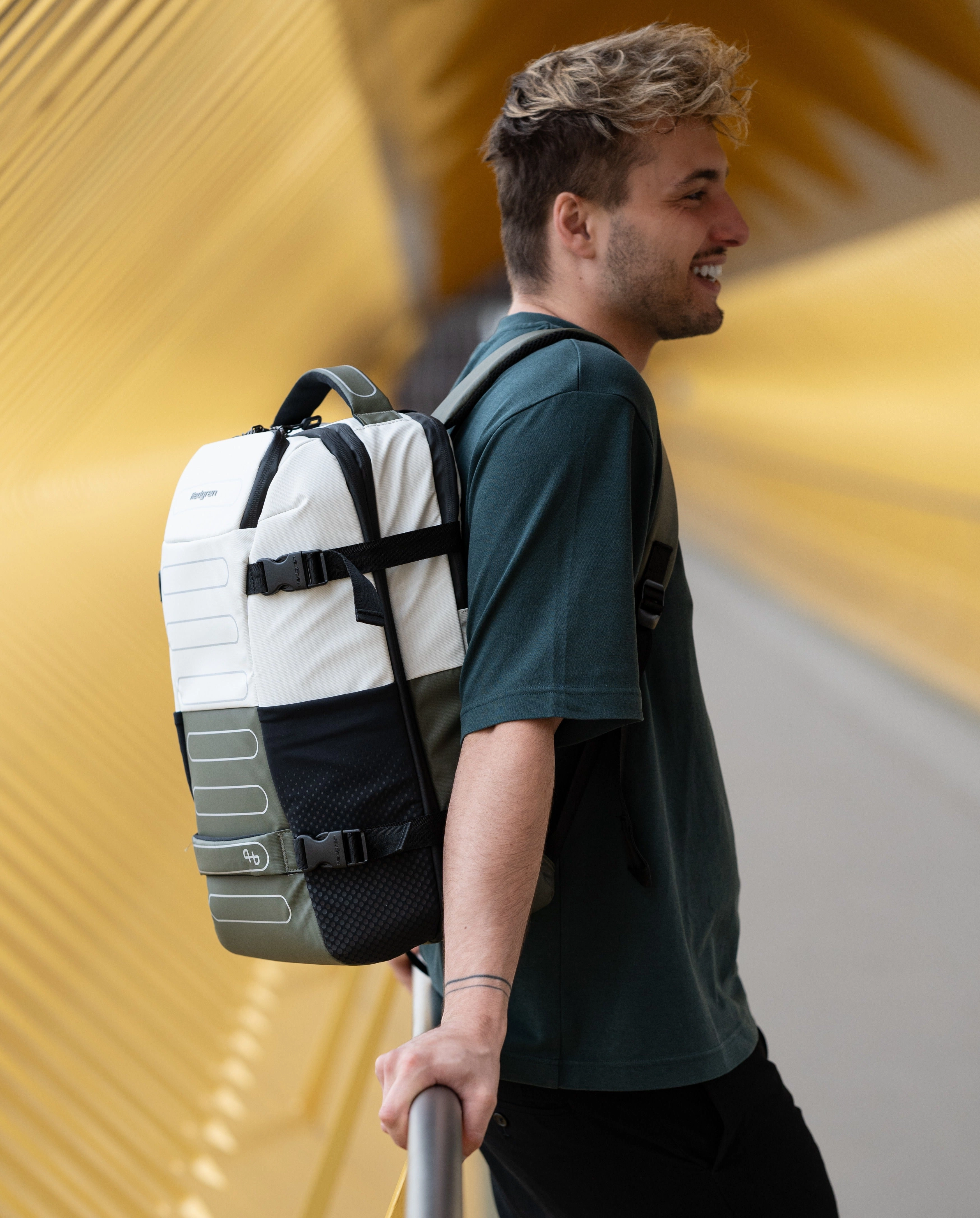 TRIP M P | travel Backpack M 15.6"   RFID Heavy Gear Lightweight Shell