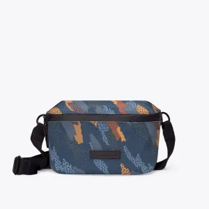 Provides a smart and functional solution for daily organization Jona Medium Bag