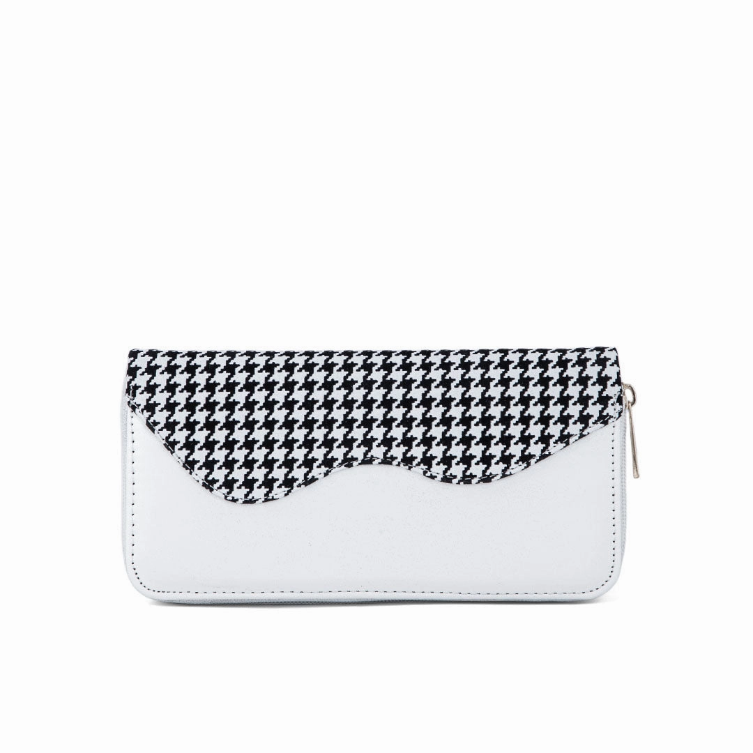 White Casual Wallet P97582 Outdoor Essentials